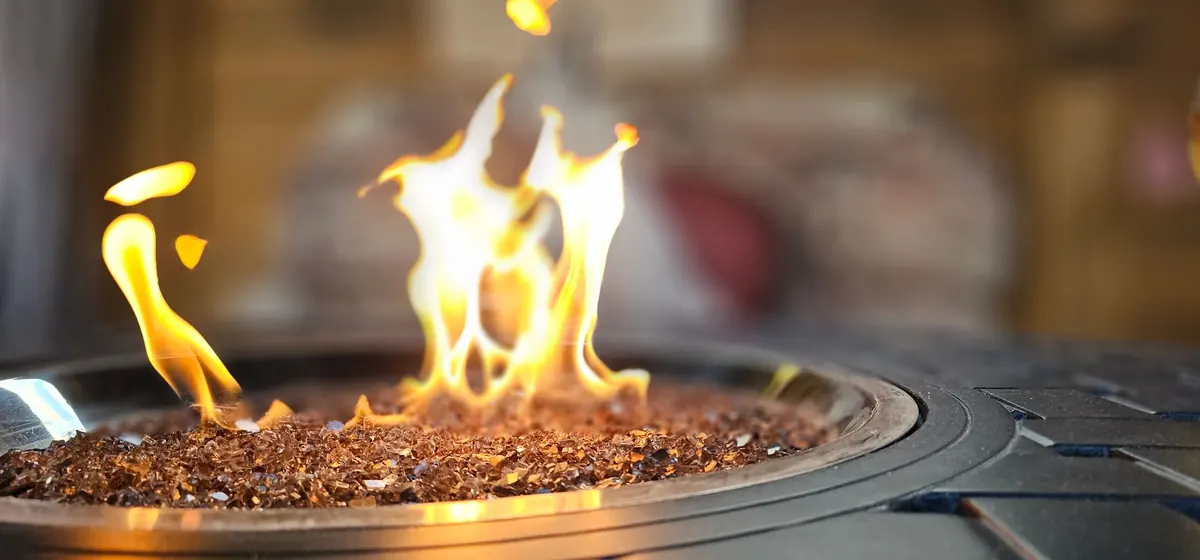 Wood-Burning vs Gas Fire Pits: Which Is Right for You?